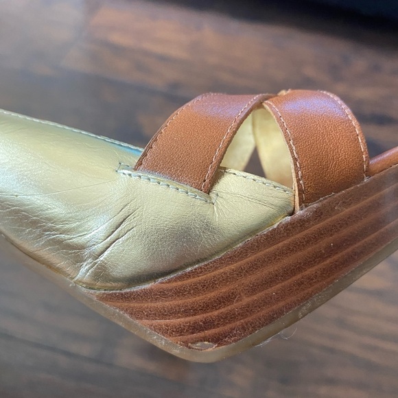Michael by Michael Kors Women's Heels, Camel with Gold accents, Size 6M - Picture 5 of 13